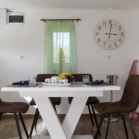 Z Apartmanhaz زالاجيرسيج