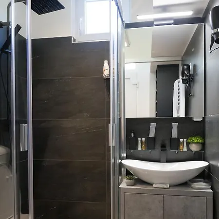 Z Apartmanhaz زالاجيرسيج