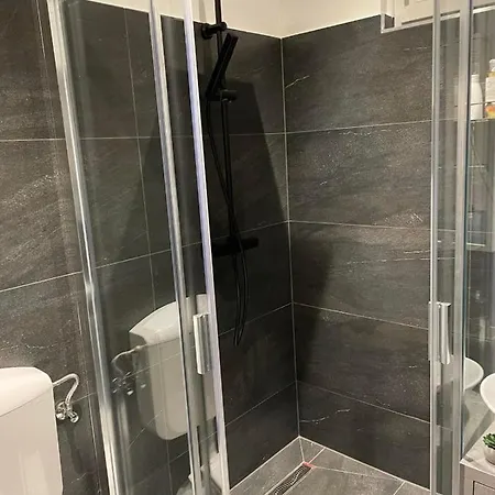 Z Apartmanhaz شقة *