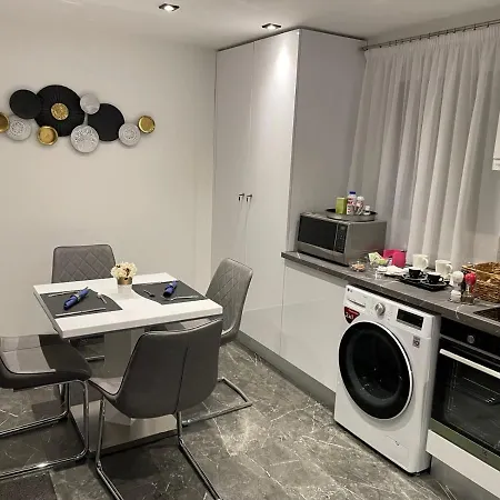 Z Apartmanhaz شقة زالاجيرسيج