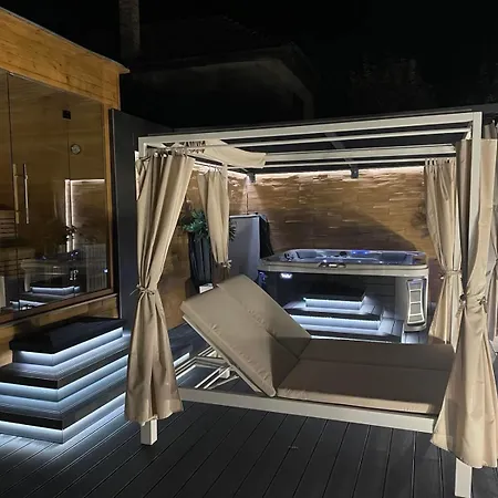 Z Apartmanhaz زالاجيرسيج