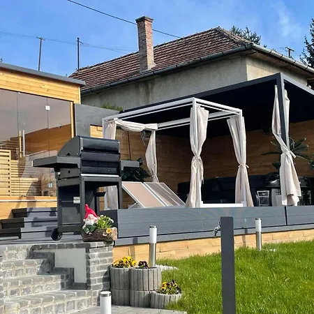 Z Apartmanhaz زالاجيرسيج